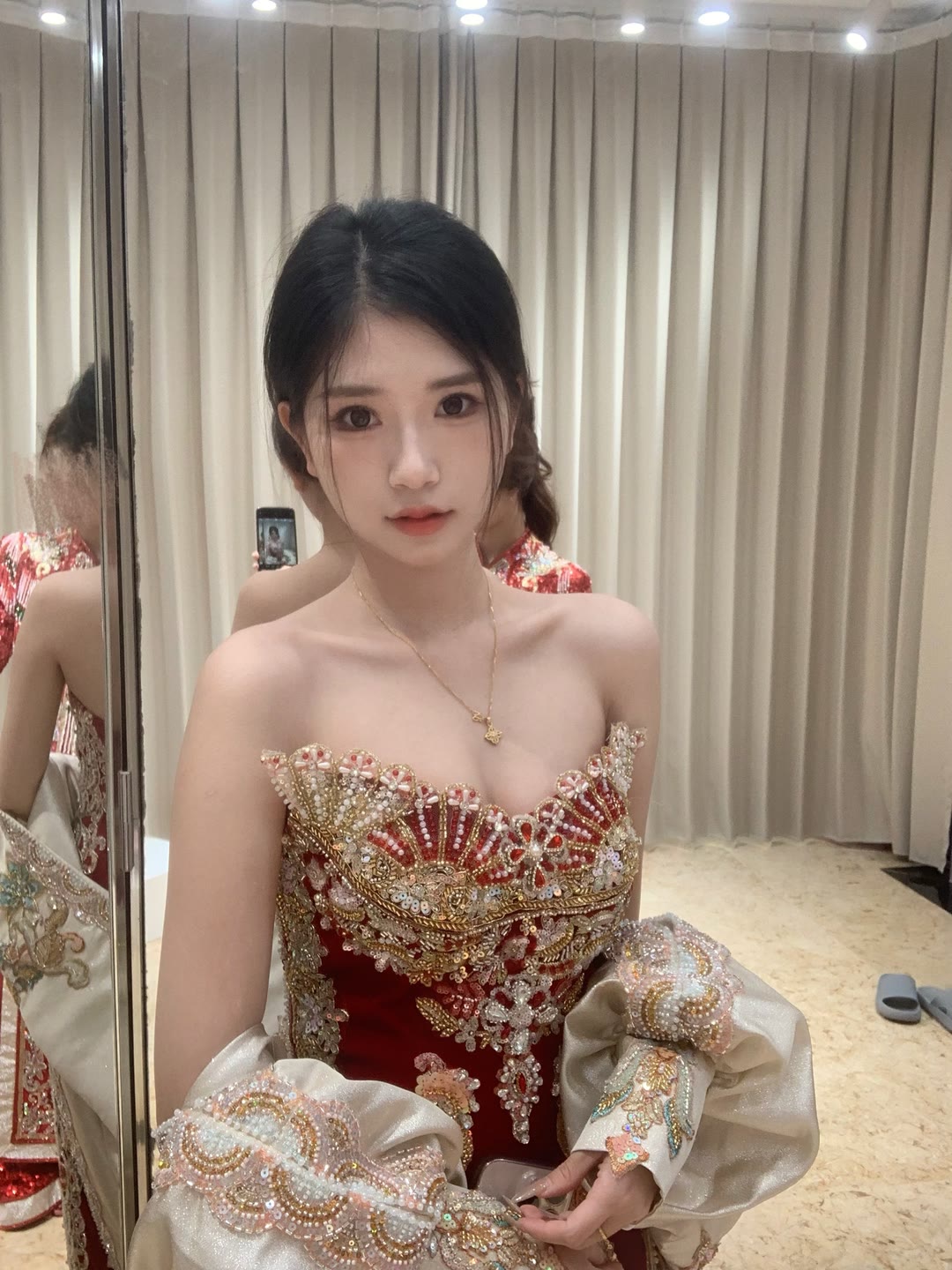 丰满迷人大胸妹妹